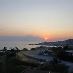 Family With A Fantastic Sea View, 5 Minutes From The Beaches Сasa de vacaciones Koundouros