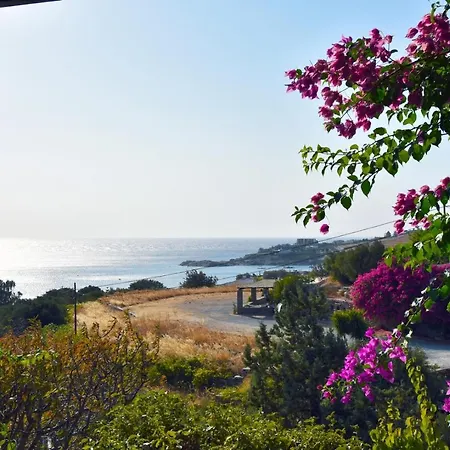 Family With A Fantastic Sea View, 5 Minutes From The Beaches Koundouros